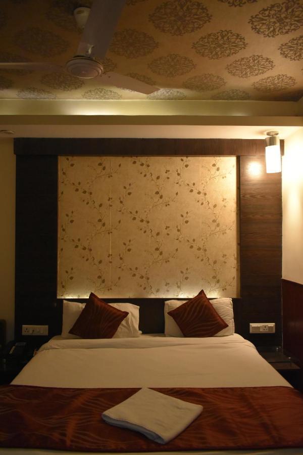 Hotel Galaxy Аллахабад Экстерьер фото