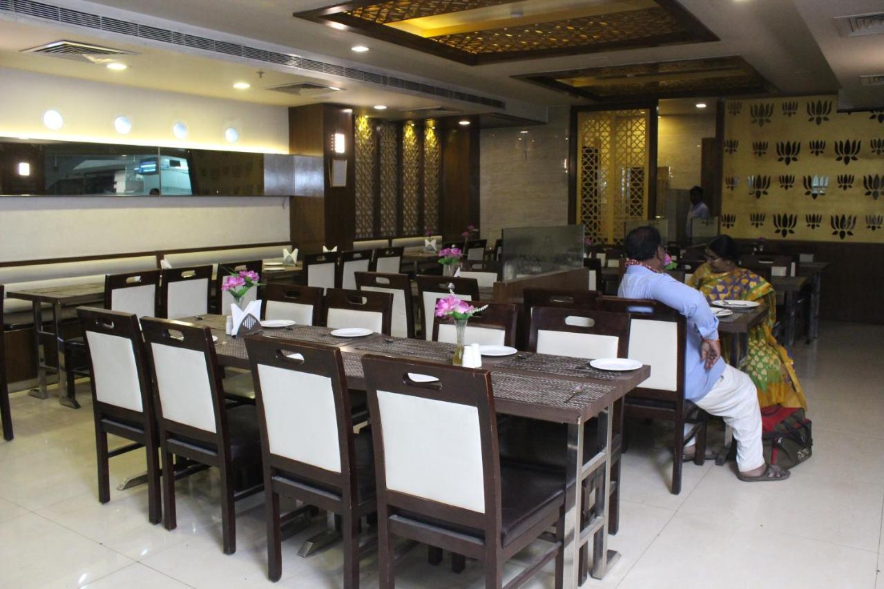 Hotel Galaxy Аллахабад Экстерьер фото